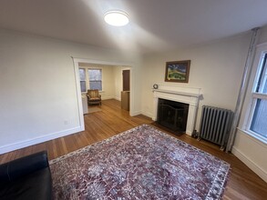 33 Concord Ave, Unit 12 in Cambridge, MA - Building Photo - Building Photo