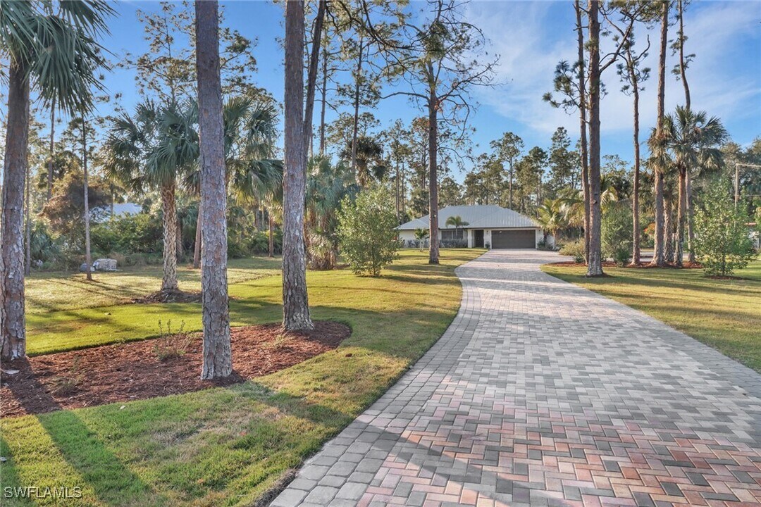 4630 1st Ave SW in Naples, FL - Building Photo