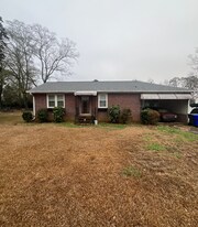 15 Fairlane Cir in Greenville, SC - Building Photo