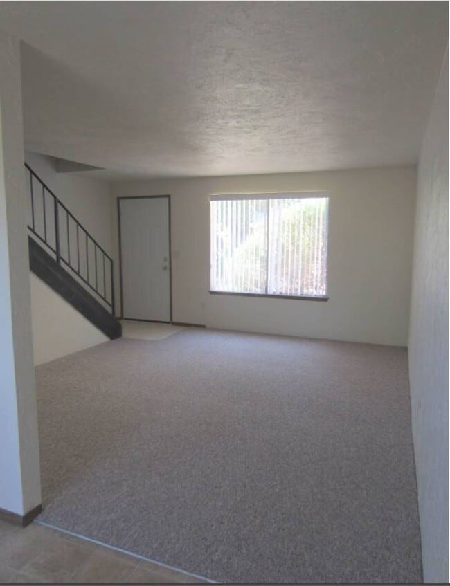 1035 NW 27th St, Unit B