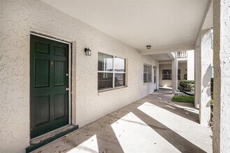 4325 Aegean Dr in Tampa, FL - Building Photo - Building Photo