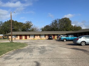 500 E Craven Ave in Waco, TX - Building Photo - Building Photo