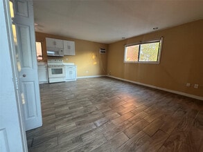 2131 Lincoln St in Hollywood, FL - Building Photo - Building Photo