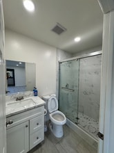 890 E Avenida De Los Arboles in Thousand Oaks, CA - Building Photo - Building Photo