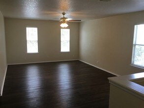 14707 Boltmore Pass in San Antonio, TX - Foto de edificio - Building Photo