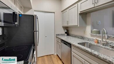 165 Forestbrook Dr in Lewisville, TX - Foto de edificio - Building Photo