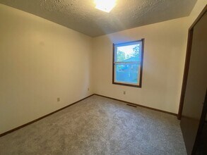 1530 N Hershey Rd in Bloomington, IL - Building Photo - Building Photo