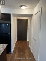 25 Viking Ln in Toronto, ON - Building Photo
