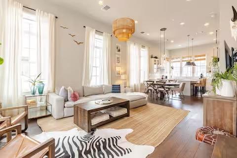 property at 1305 Town Creek Dr