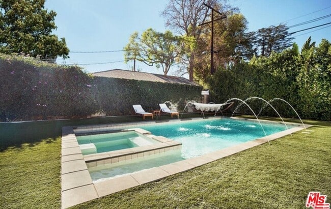 4607 Willowcrest Ave in Los Angeles, CA - Building Photo - Building Photo