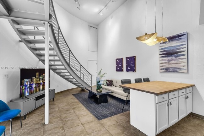 3225 SW 58th Ave in Miami, FL - Building Photo - Building Photo