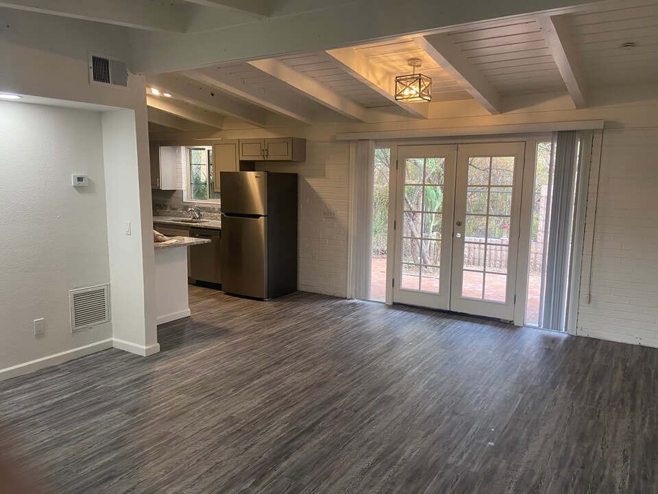 423 N Olsen Ave in Tucson, AZ - Building Photo