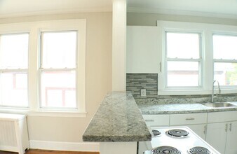 312 Huntington St in New Haven, CT - Building Photo - Building Photo