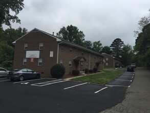 Ogburn Apartments in Winston-Salem, NC - Foto de edificio - Building Photo