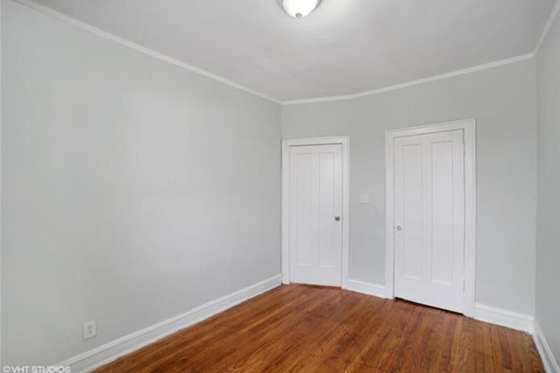 1008 W 76th St in Chicago, IL - Building Photo