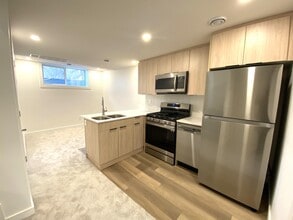 8303-8102 102 St NW in Edmonton, AB - Building Photo - Building Photo