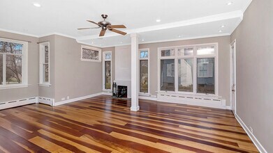 346 E Prospect Ave in Lake Bluff, IL - Building Photo - Building Photo