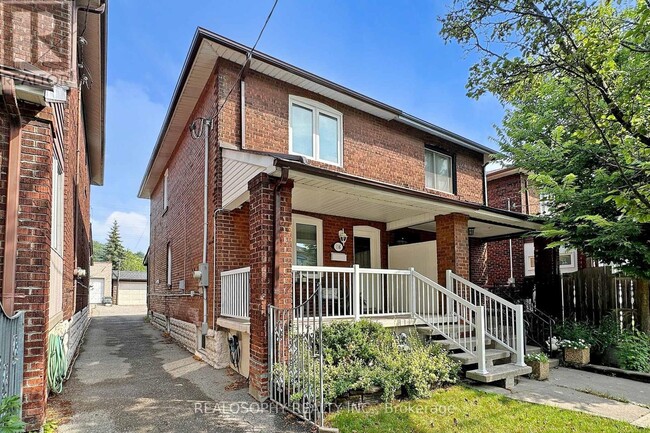 116 Chandos Ave in Toronto, ON - Building Photo - Building Photo