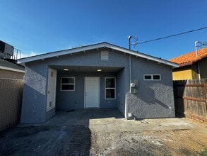 364 W Minarets Ave in Fresno, CA - Building Photo - Building Photo