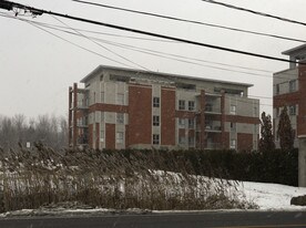 997 Champagne in Laval, QC - Building Photo