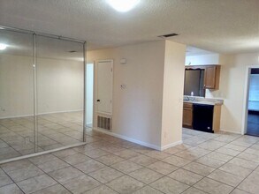 4724 Nantucket Ln-Unit -4724 Nantucket in Orlando, FL - Building Photo - Building Photo