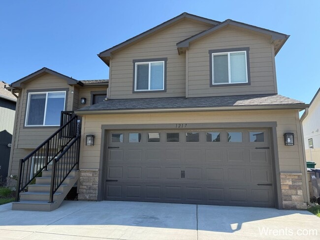 property at 1217 S Greenacres Rd
