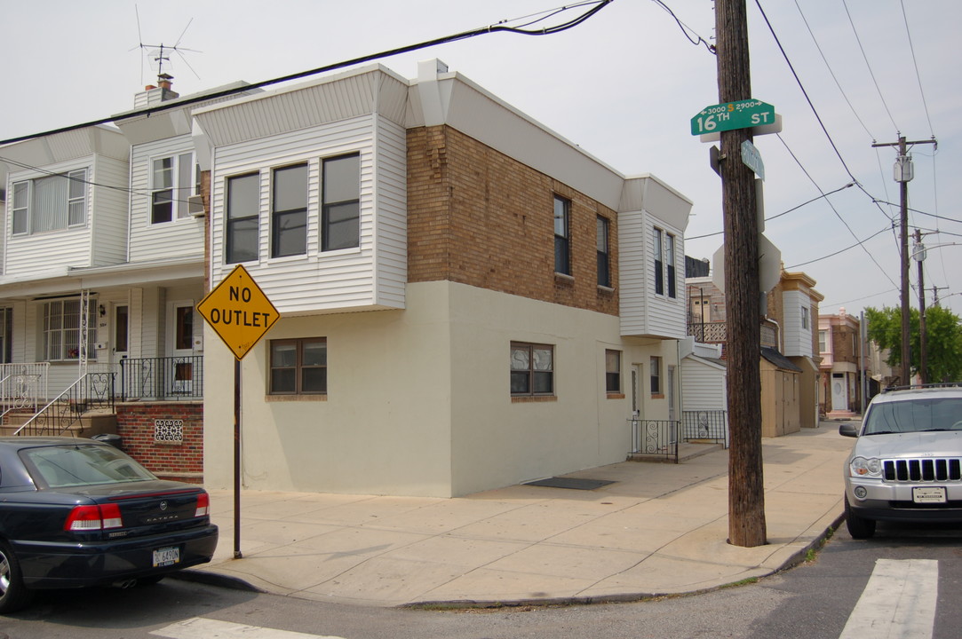 3000 S 16th St in Philadelphia, PA - Building Photo