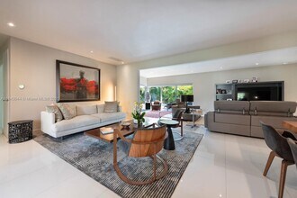 1270 NE 97th St in Miami Shores, FL - Building Photo - Building Photo