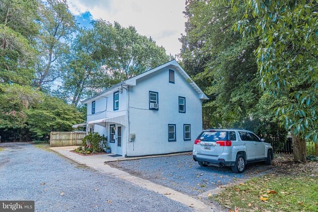 1 S Cherry Grove Ave