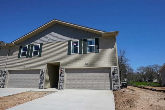 677 Julia Way in Waterloo, WI - Building Photo - Building Photo