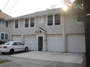 A in Orlando, FL - Foto de edificio - Building Photo