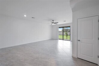 14223 Pine Lodge Ln in Ft. Myers, FL - Building Photo - Building Photo