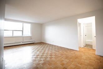 1017 Woodbine in Toronto, ON - Building Photo - Building Photo