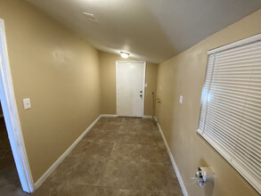 710 Sequoia Dr in Bakersfield, CA - Building Photo - Building Photo