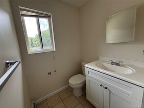 3 Hook Rd in Poughkeepsie, NY - Building Photo - Building Photo
