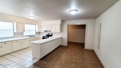 14860 Holden Rd in Horizon City, TX - Building Photo - Building Photo