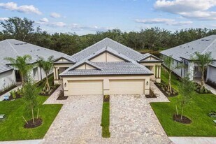 18084 Cherished Lp in Bradenton, FL - Building Photo