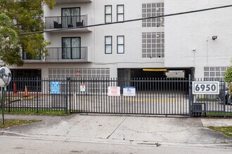 Lancaster in Hialeah, FL - Building Photo - Building Photo