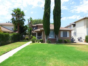 5661 Tilden Ave in Sherman Oaks, CA - Foto de edificio - Building Photo