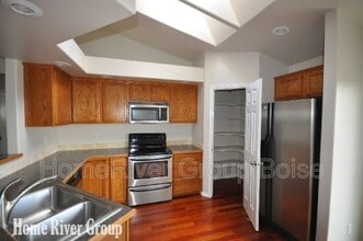 7668 W Middle Fork St in Boise, ID - Building Photo - Building Photo