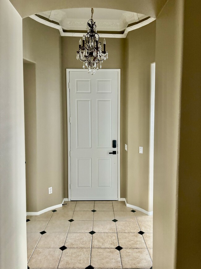 8220 E Brookdale Ln in Anaheim, CA - Building Photo - Building Photo