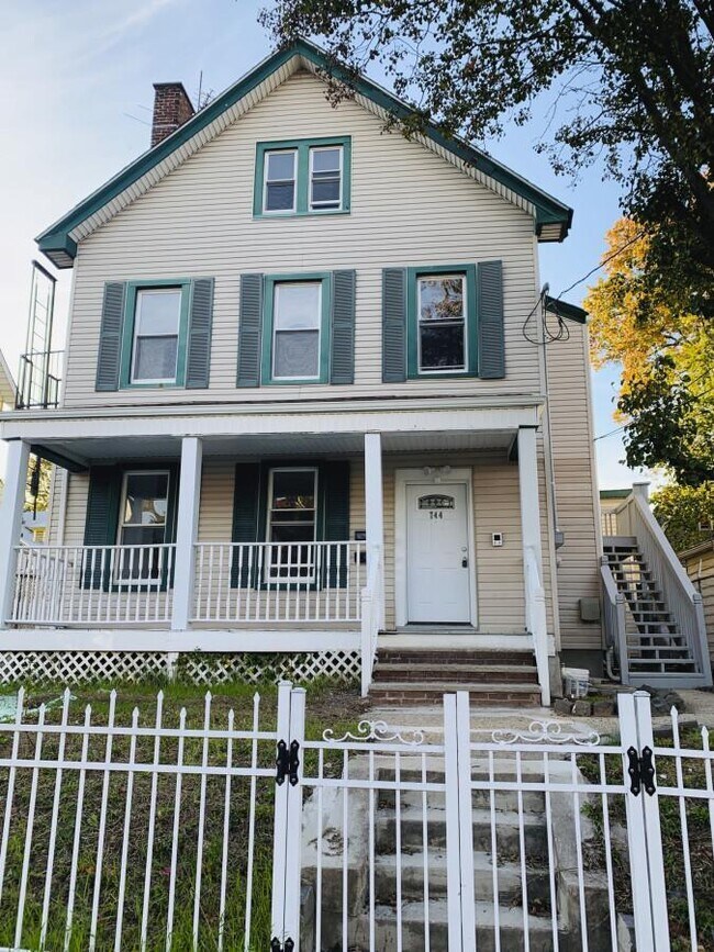 744 Highland Ave Rentals in Newark, NJ