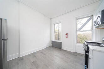 289 Forrest St in Jersey City, NJ - Building Photo - Building Photo
