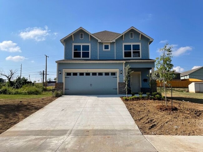 property at 118 E Latimer Pl