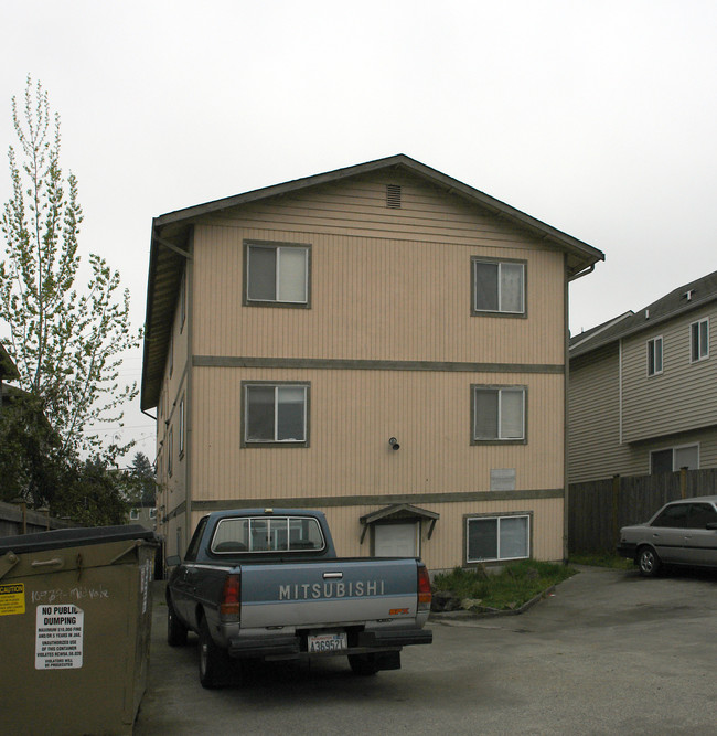 Midvale Apartments in Seattle, WA - Building Photo - Building Photo