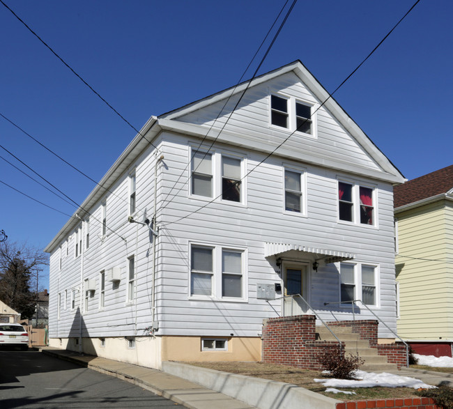 950 Jackson Ave in Elizabeth, NJ - Building Photo - Building Photo