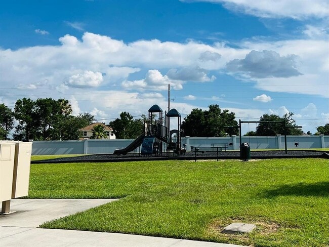 1242 Citrus Landings Blvd in Davenport, FL - Building Photo - Building Photo