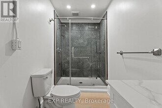 93 John St S in Hamilton, ON - Building Photo - Building Photo
