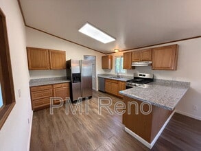 135 Jim Denning Way in Sun Valley, NV - Building Photo - Building Photo