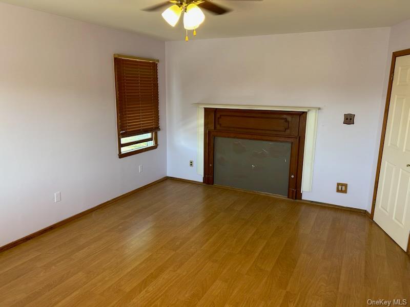 15 N Crescent Dr in Farmingdale, NY - Building Photo
